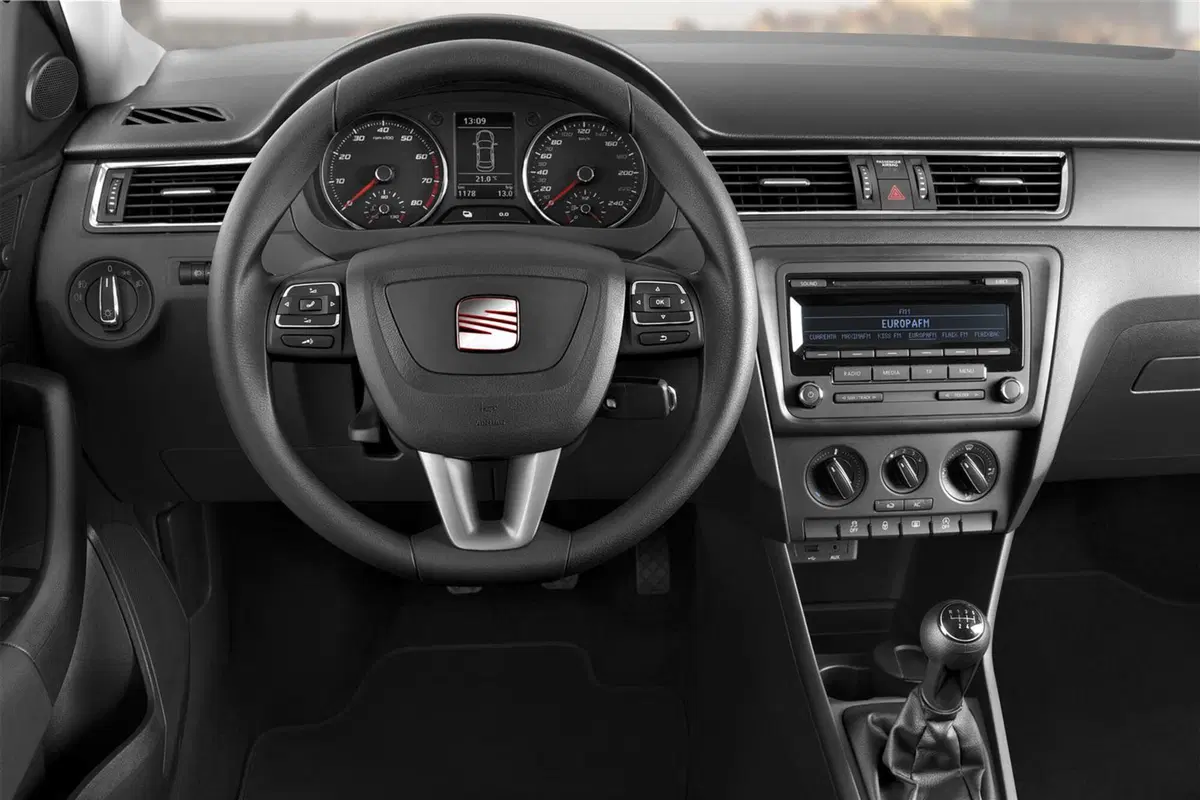SEAT Toledo (2012-15) (6)
