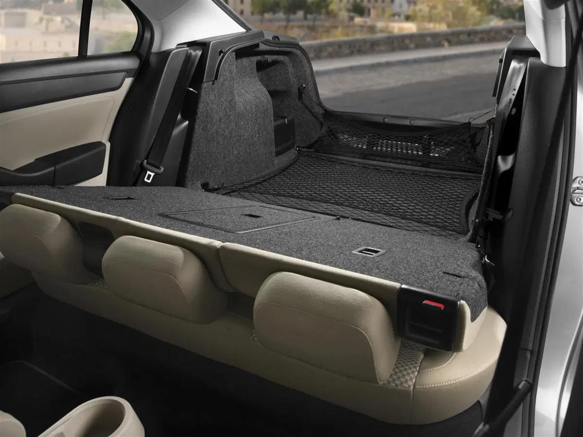 SEAT Toledo (2012-15) (10)