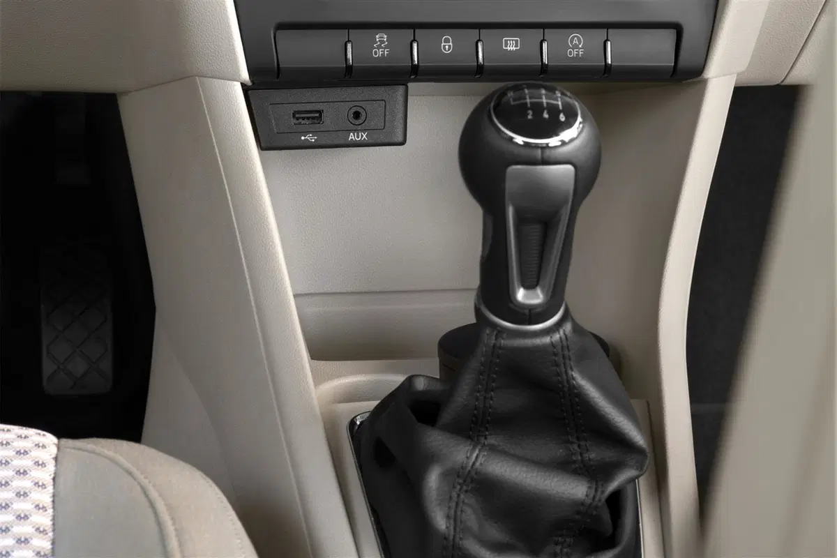 SEAT Toledo (2012-15) (13)