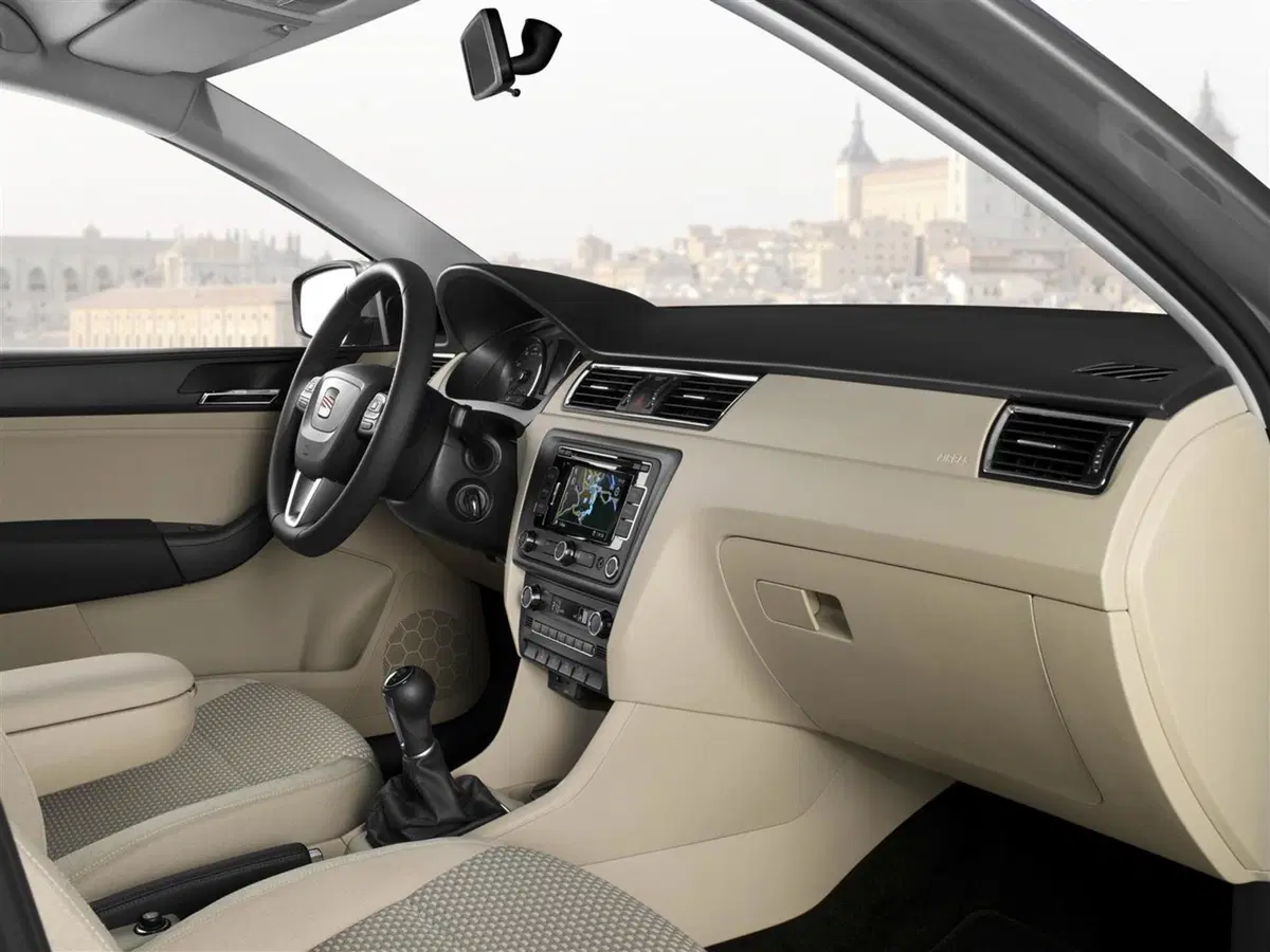 SEAT Toledo (2012-15) (16)