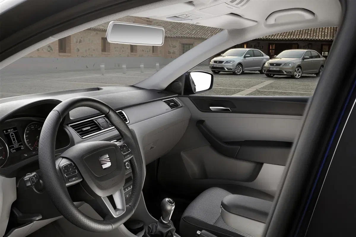 SEAT Toledo (2012-15) (18)