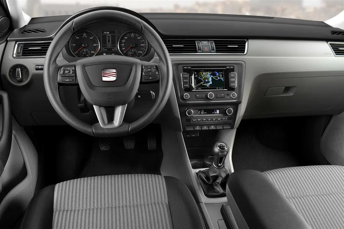 SEAT Toledo (2012-15) (22)