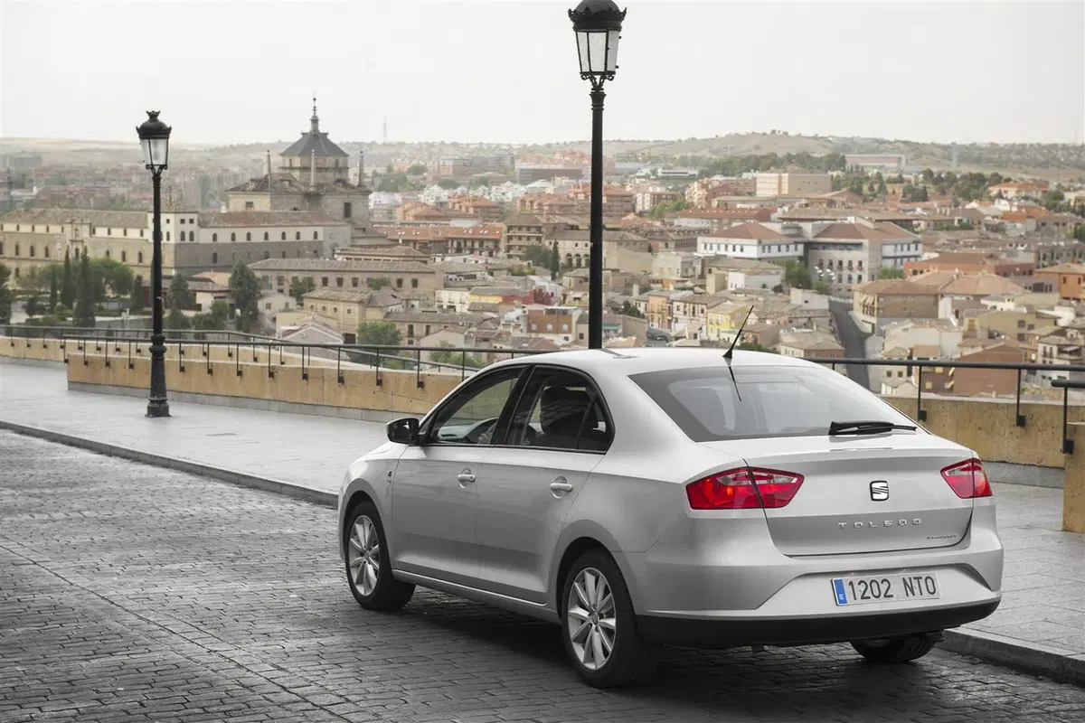 SEAT Toledo (2012-15) (26)