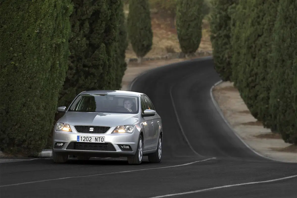 SEAT Toledo (2012-15) (27)