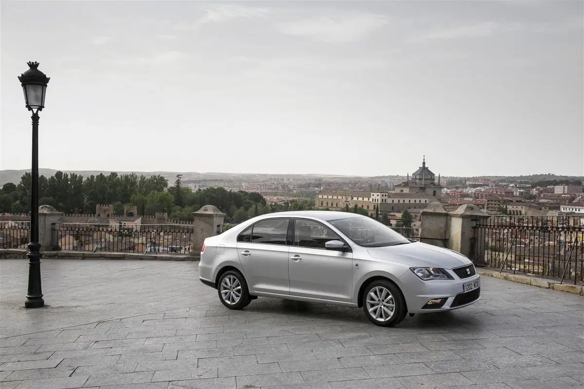 SEAT Toledo (2012-15) (29)