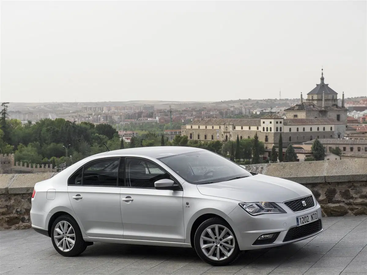 SEAT Toledo (2012-15) (30)