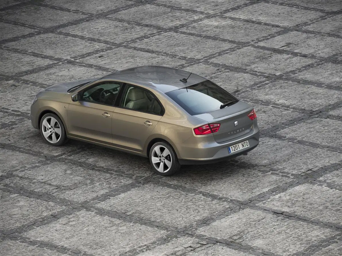 SEAT Toledo (2012-15) (33)