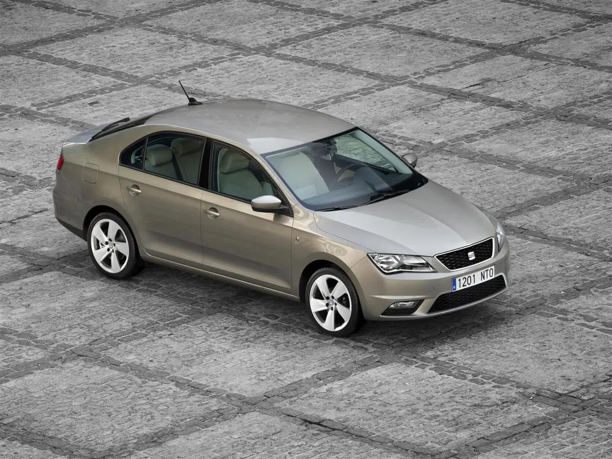 SEAT Toledo (2012-15) (36)