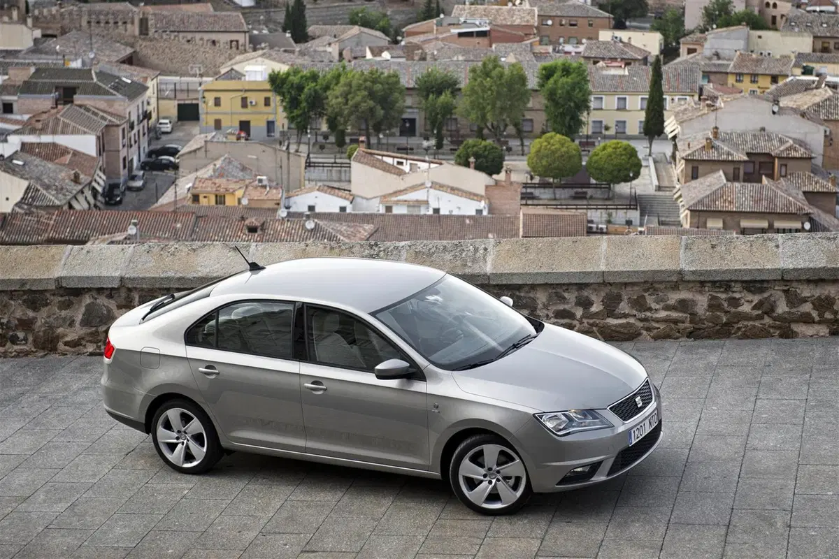 SEAT Toledo (2012-15) (37)