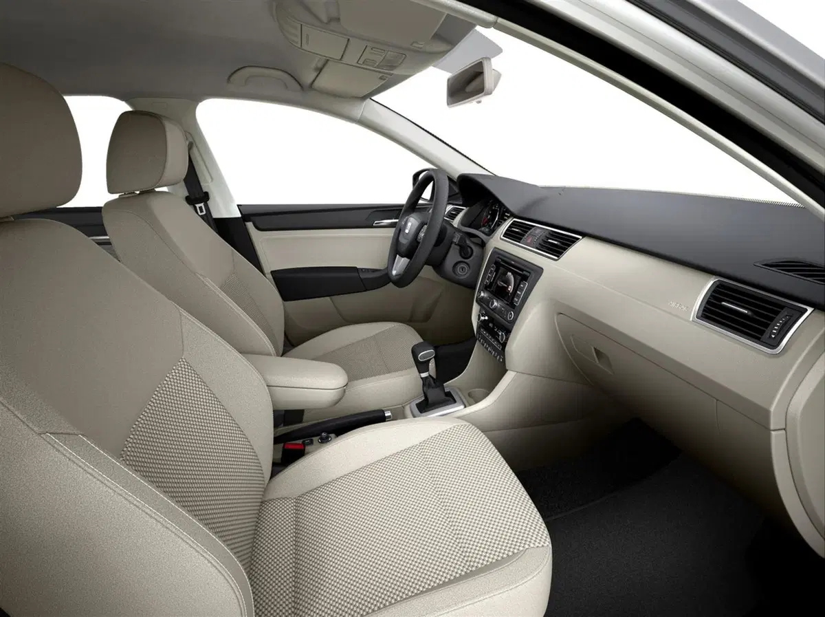 SEAT Toledo (2012-15) (39)