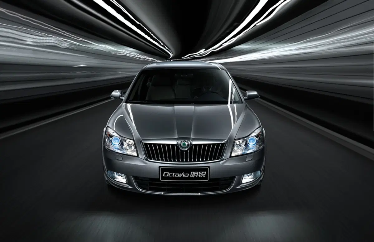 Skoda Octavia 2.0 TDI F.AP. DSG Elegance (3)