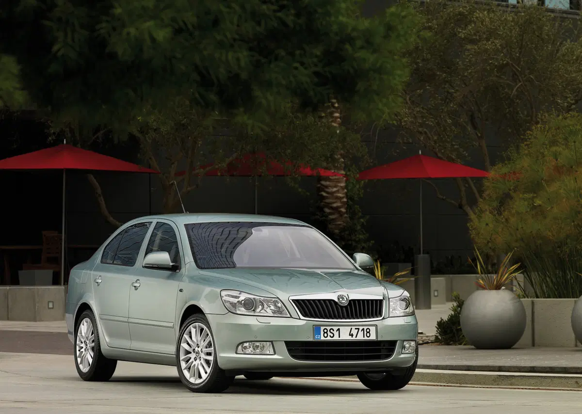 Skoda Octavia 2.0 TDI F.AP. DSG Elegance (8)