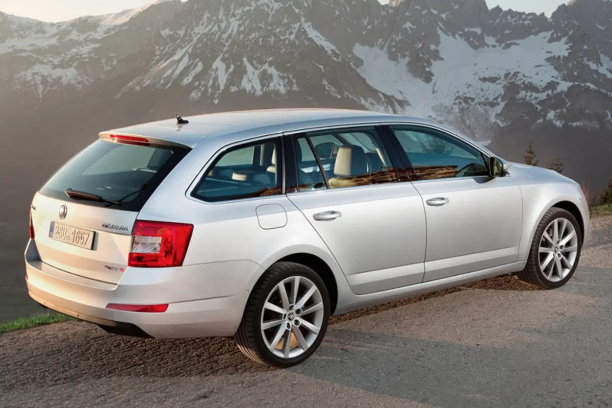 Skoda Octavia Station Wagon 1.5 DSG Wagon Executive G-Tec (4)