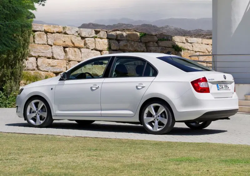 Skoda Rapid (2012-14) (2)