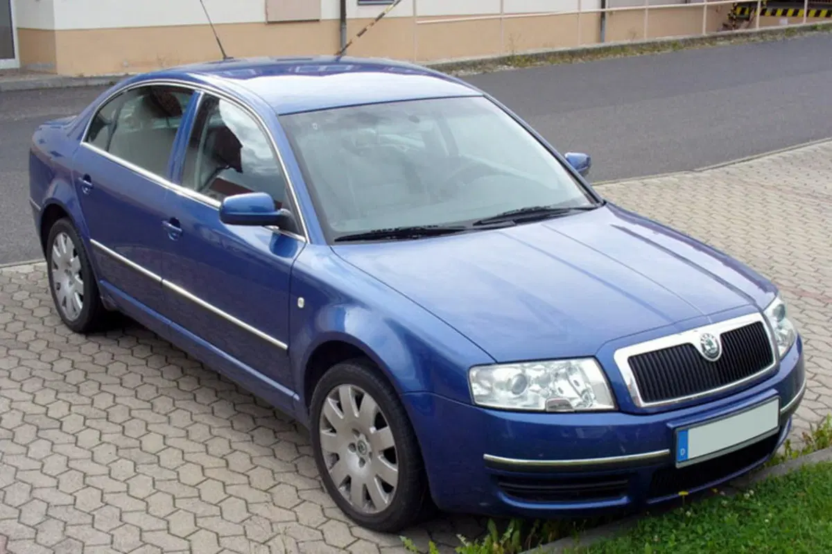 Skoda Superb (2002-08) (3)