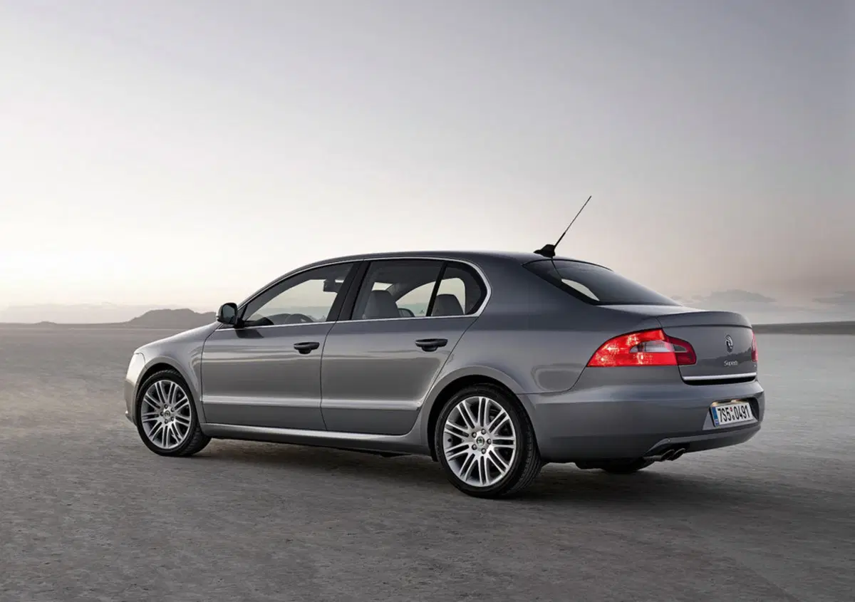 Skoda Superb (2008-15) (6)