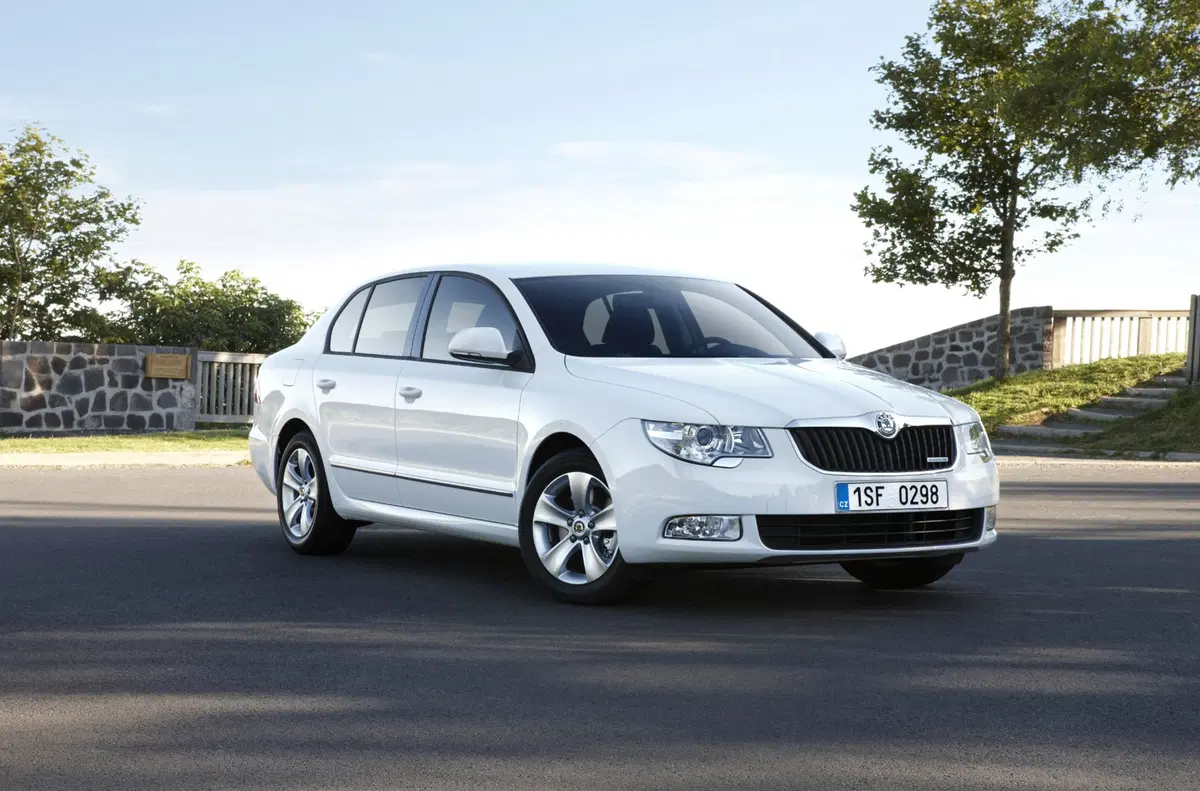 Skoda Superb (2008-15) (8)