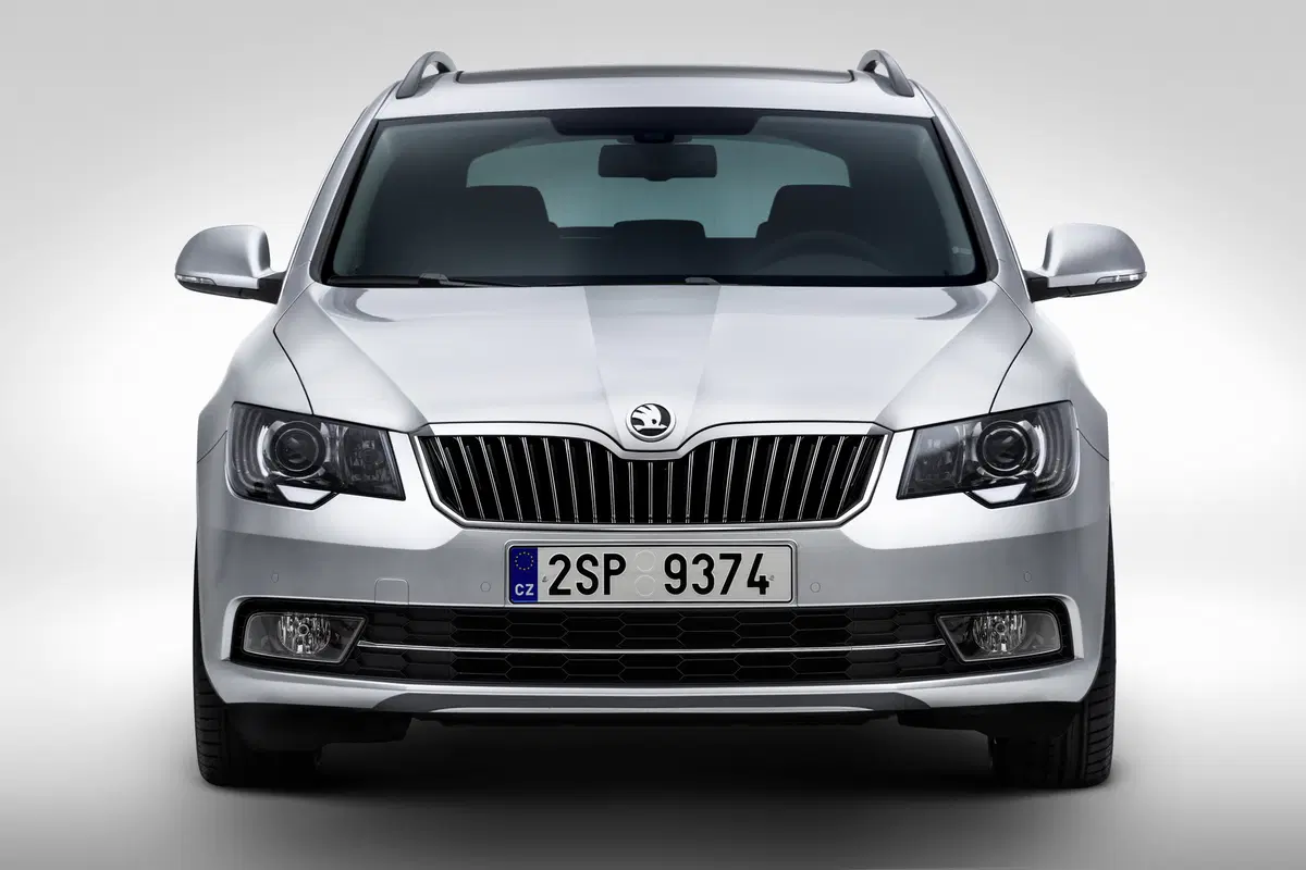 Skoda Superb Station Wagon (2009-15) (3)