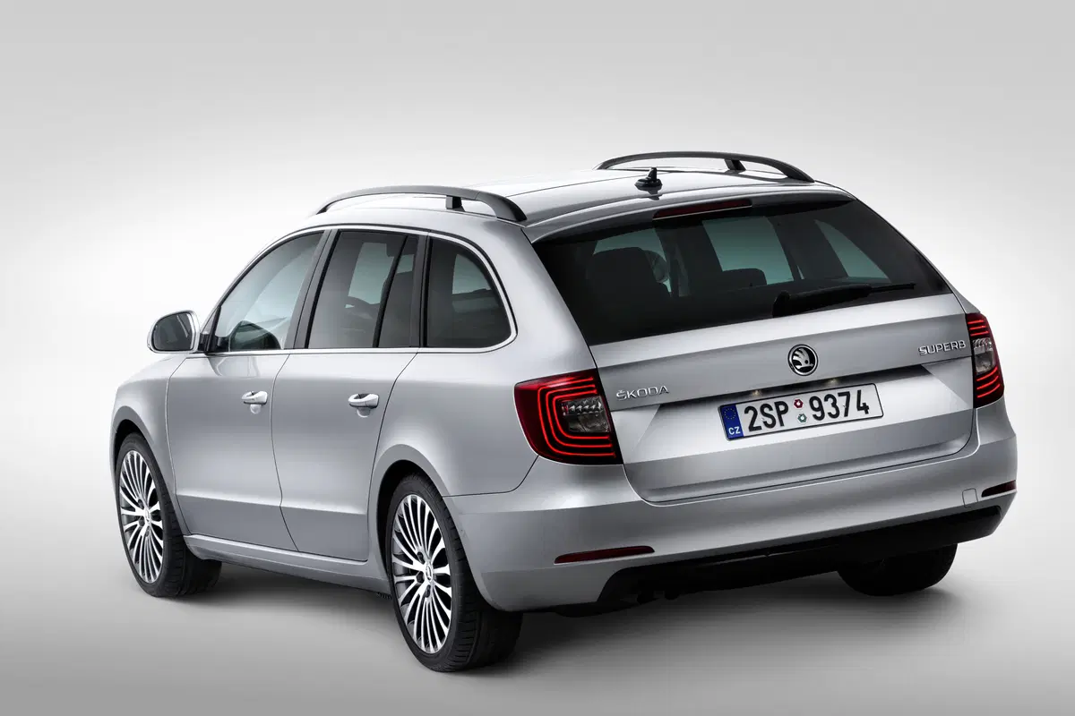 Skoda Superb Station Wagon (2009-15) (4)