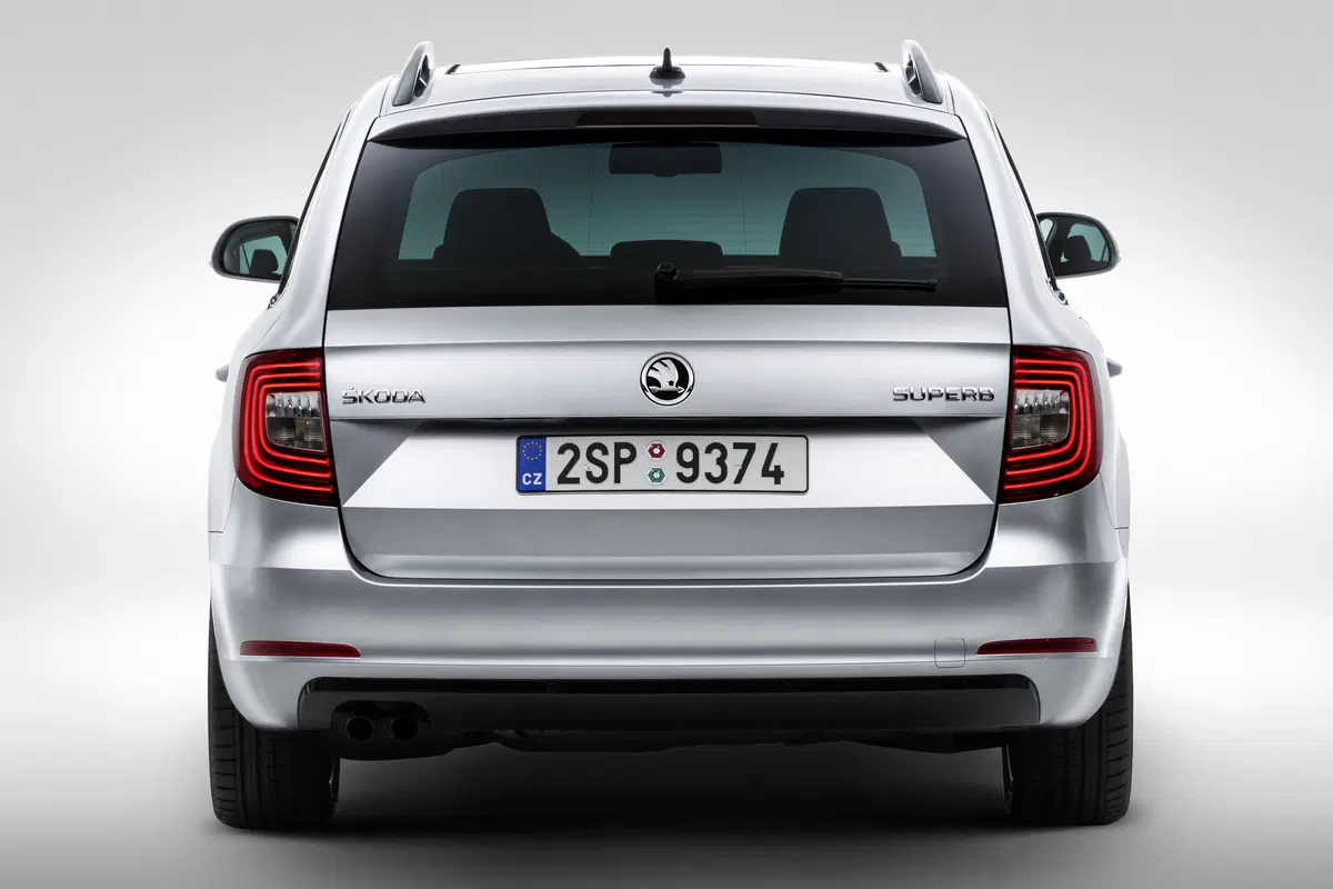 Skoda Superb Station Wagon (2009-15) (6)