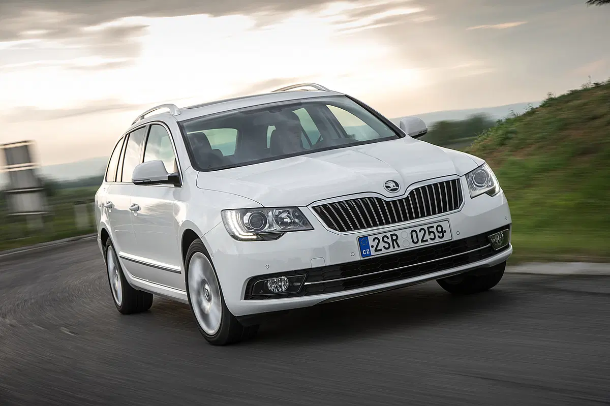 Skoda Superb Station Wagon (2009-15) (11)