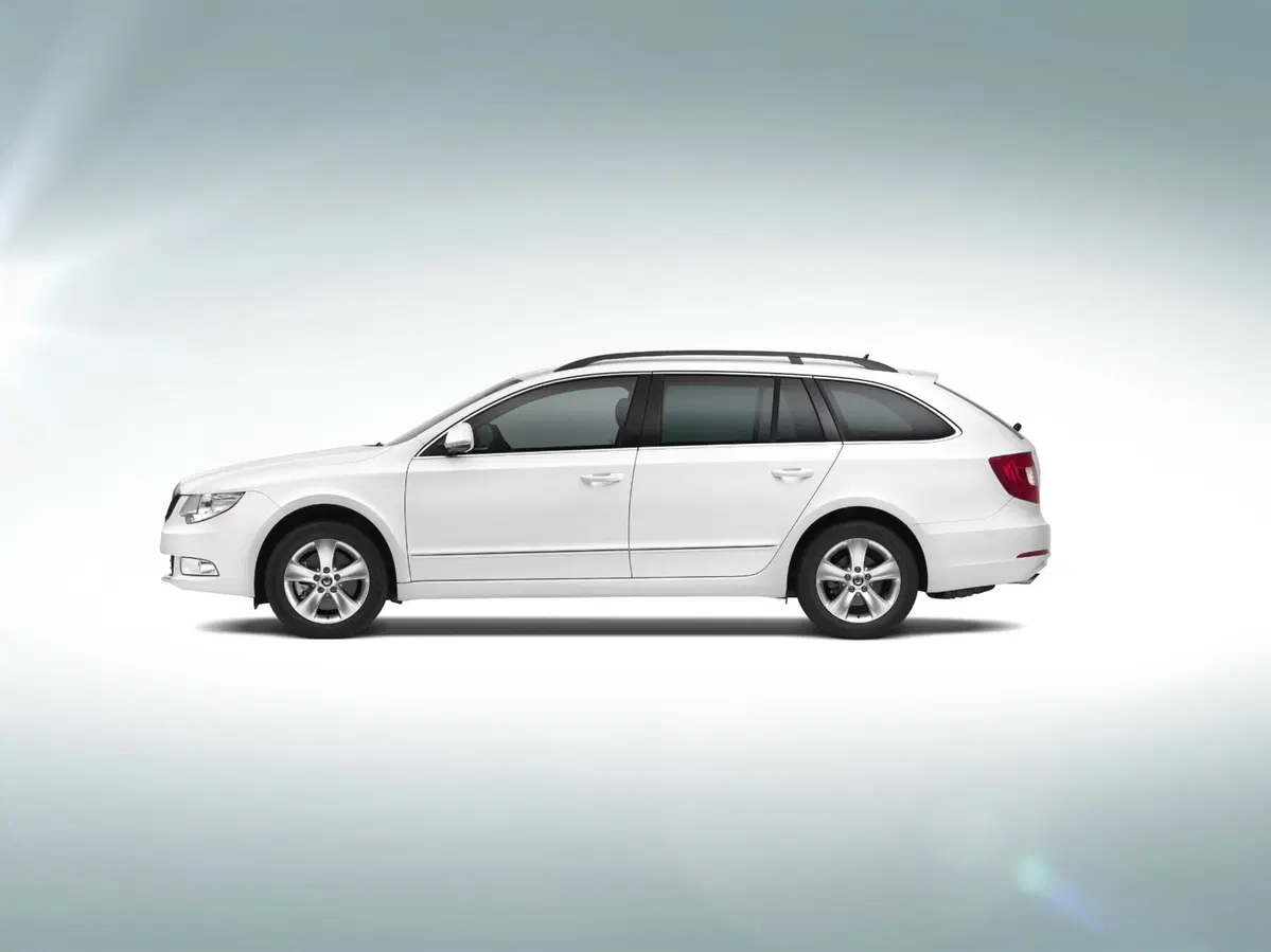 Skoda Superb Station Wagon (2009-15) (34)