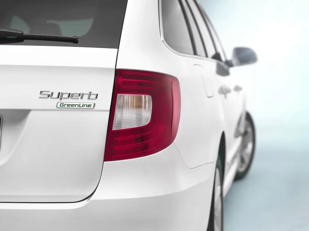 Skoda Superb Station Wagon (2009-15) (36)