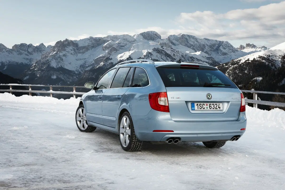 Skoda Superb Station Wagon (2009-15) (43)