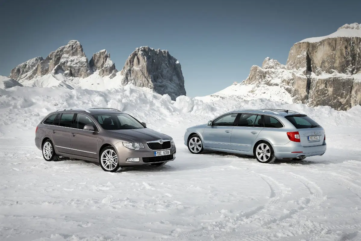 Skoda Superb Station Wagon (2009-15) (48)