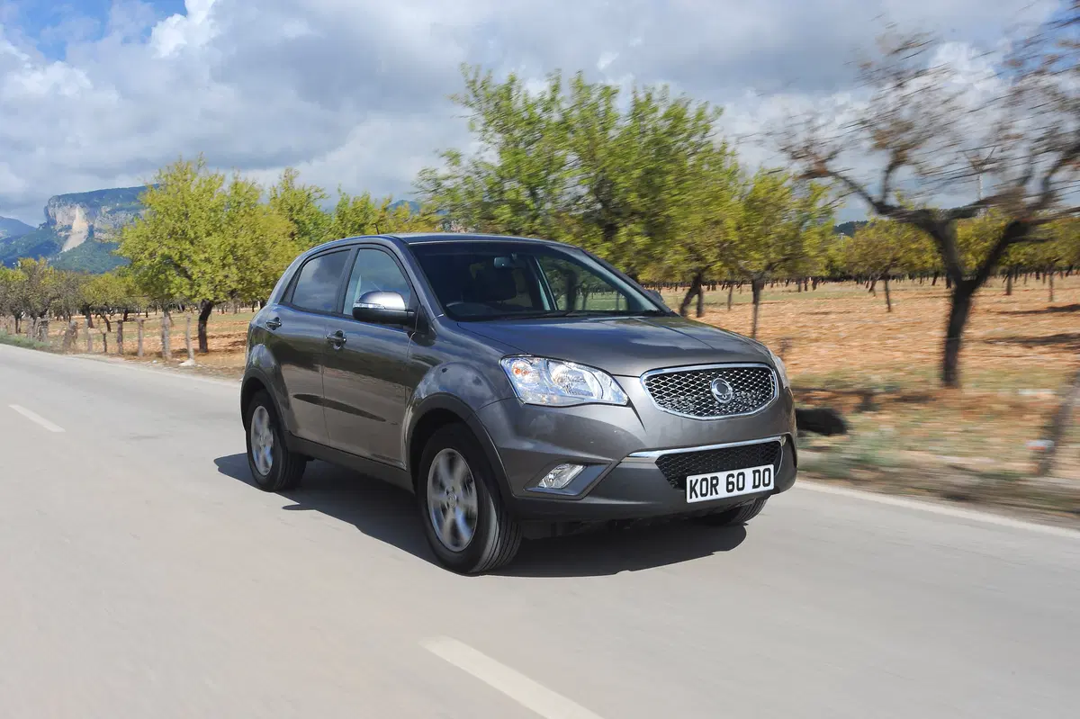Ssangyong Korando 2.0 e-XDi 175 CV 2WD MT C (4)