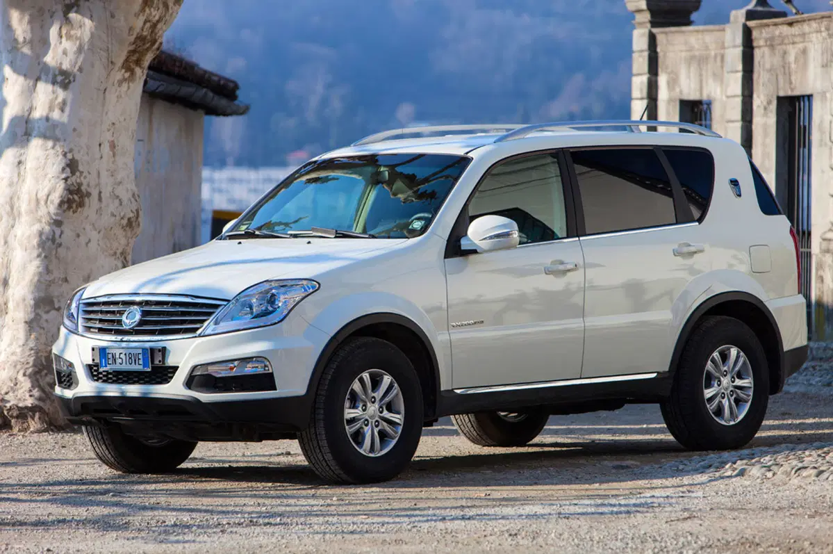 Ssangyong Rexton W (2013-17) (2)