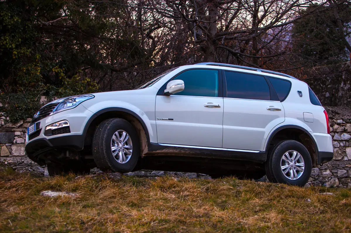Ssangyong Rexton W (2013-17) (12)