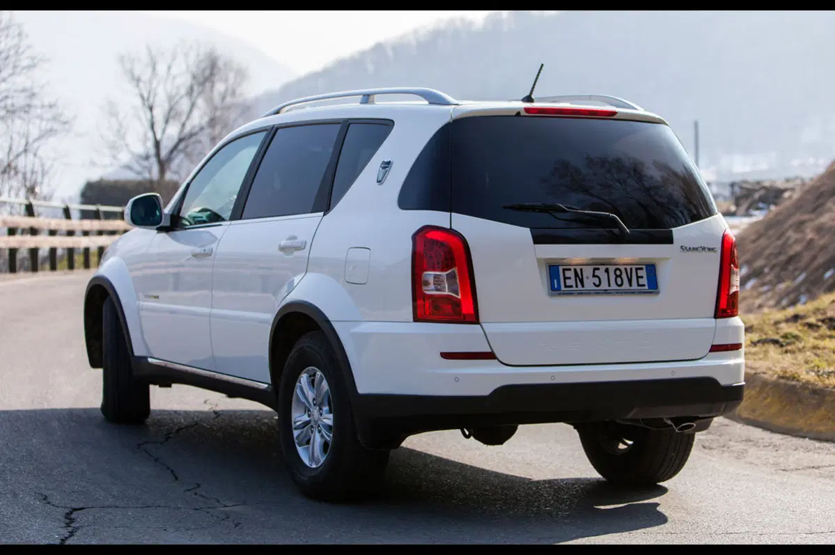 Ssangyong Rexton W (2013-17) (26)