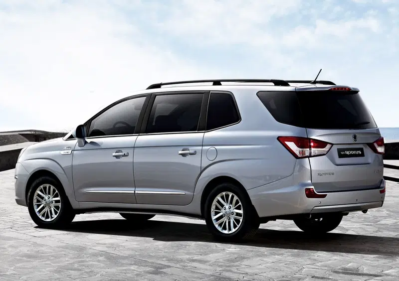 Ssangyong Rodius (2013-19) (2)