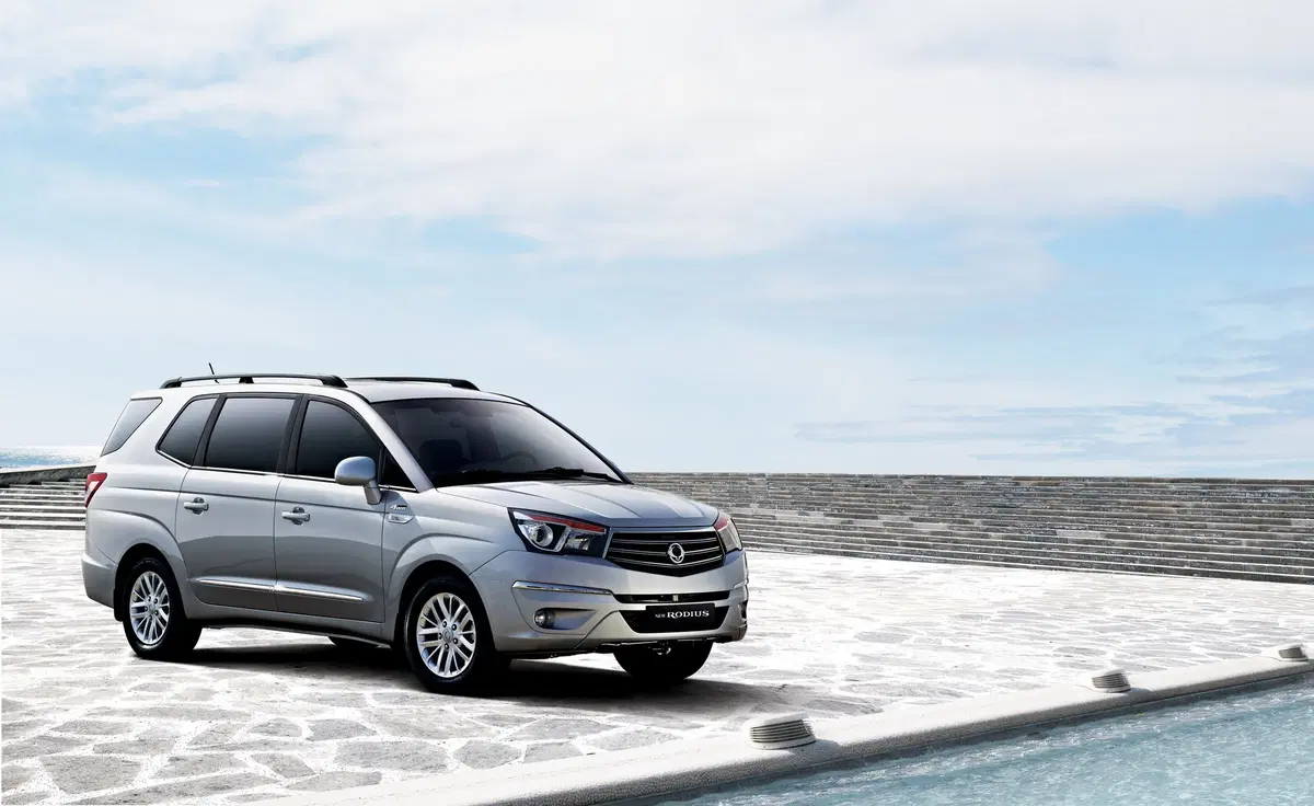 Ssangyong Rodius (2013-19) (3)