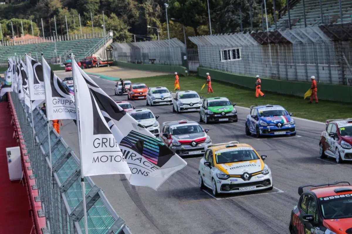 Renault Clio Cup 2017: che gara ad Imola per #Masterpilot  (2)