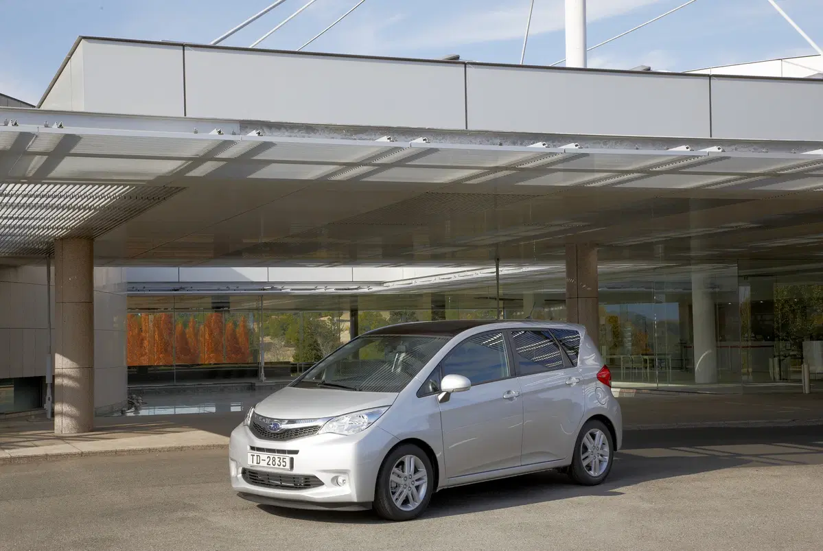 Subaru Trezia 1.3i-L 6MT Trend (8)