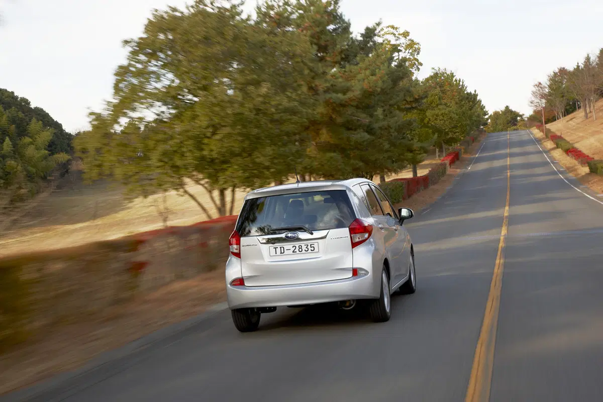 Subaru Trezia 1.3i-L 6MT Trend (10)