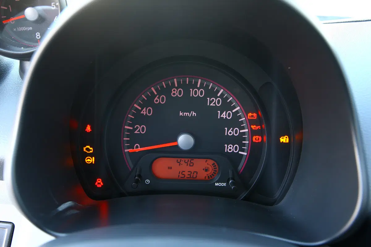 Suzuki Alto 1.0 VVT L (12)