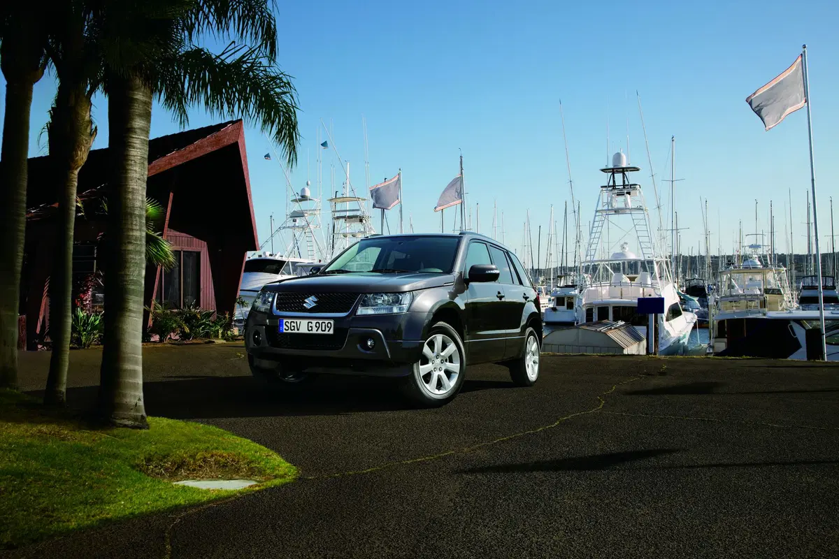 Suzuki Grand Vitara (2005-15) (9)
