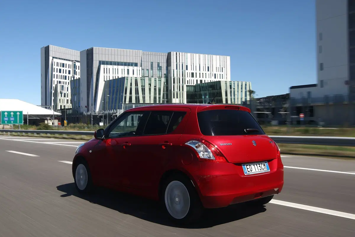 Suzuki Swift 1.3 DDiS 5 porte GL (21)
