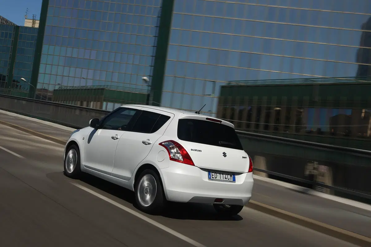 Suzuki Swift 1.3 DDiS 5 porte GL (22)