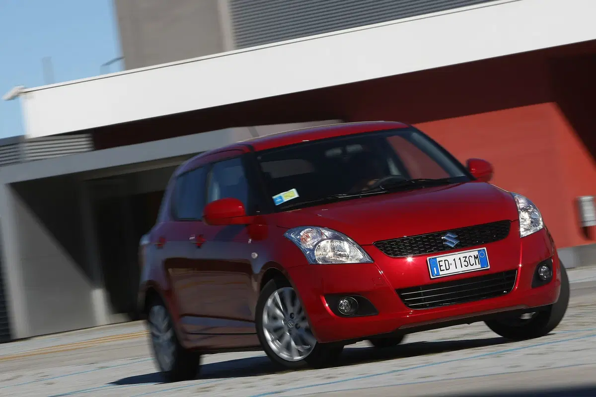 Suzuki Swift 1.3 DDiS 5 porte GL (24)