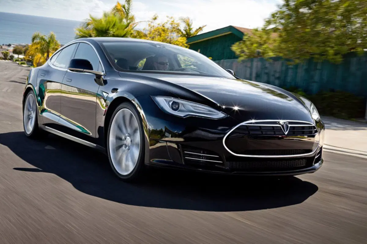 Tesla Model S (24)