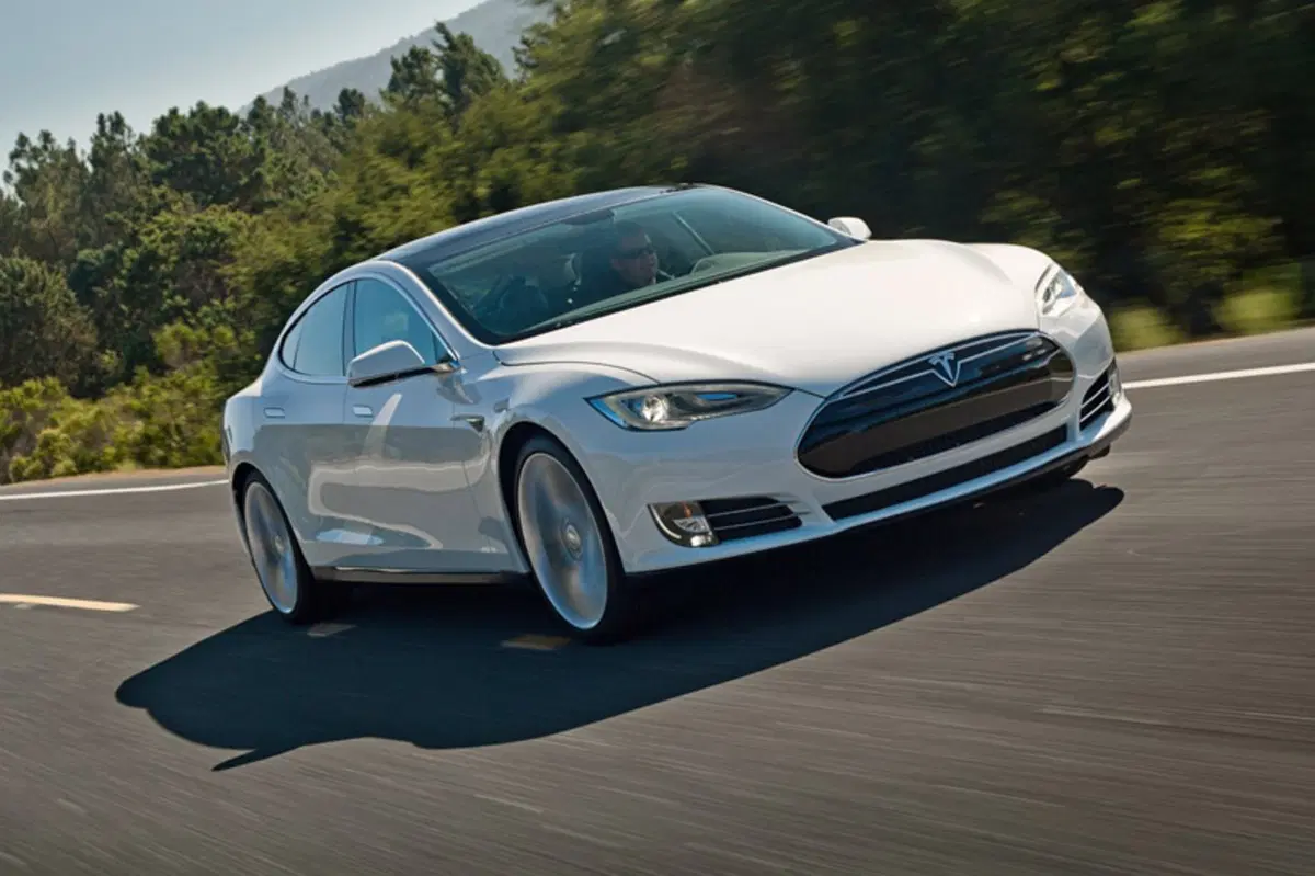 Tesla Model S (18)