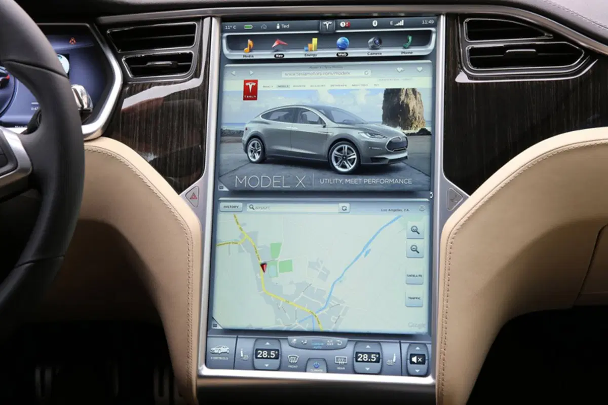 Tesla Model S (32)