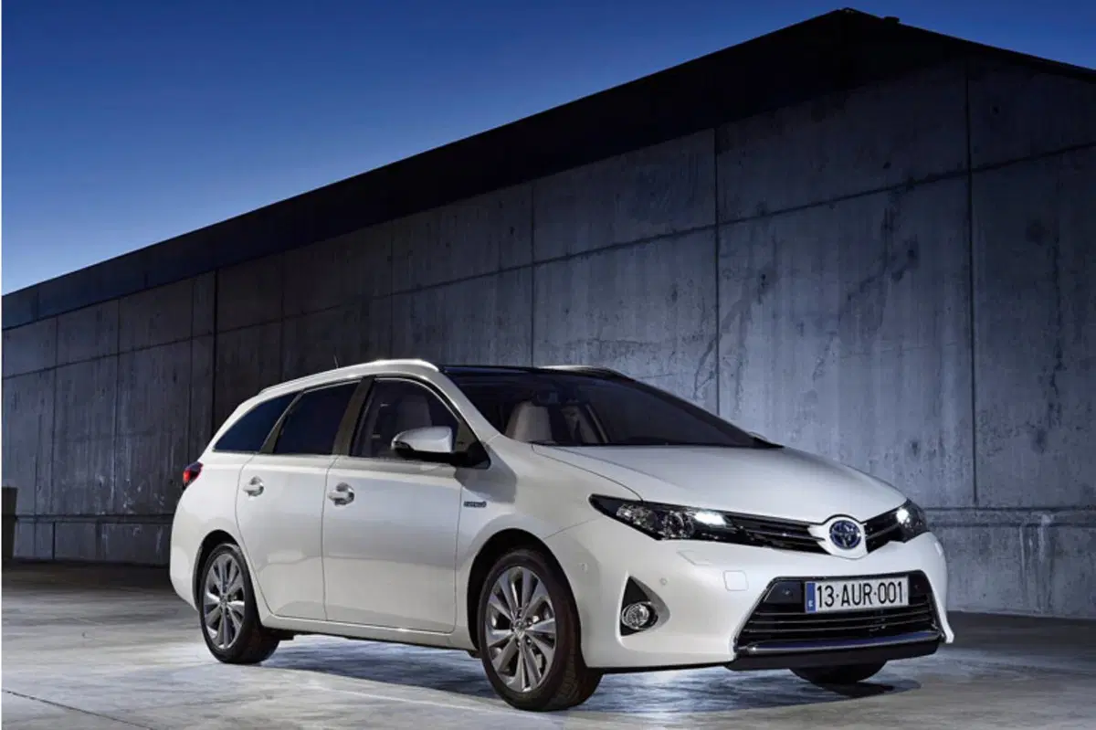 Toyota Auris Station Wagon 1.2 Turbo Lounge (10)