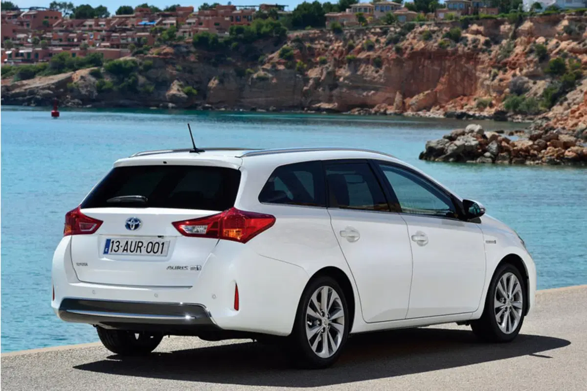 Toyota Auris Station Wagon 1.2 Turbo Lounge (4)