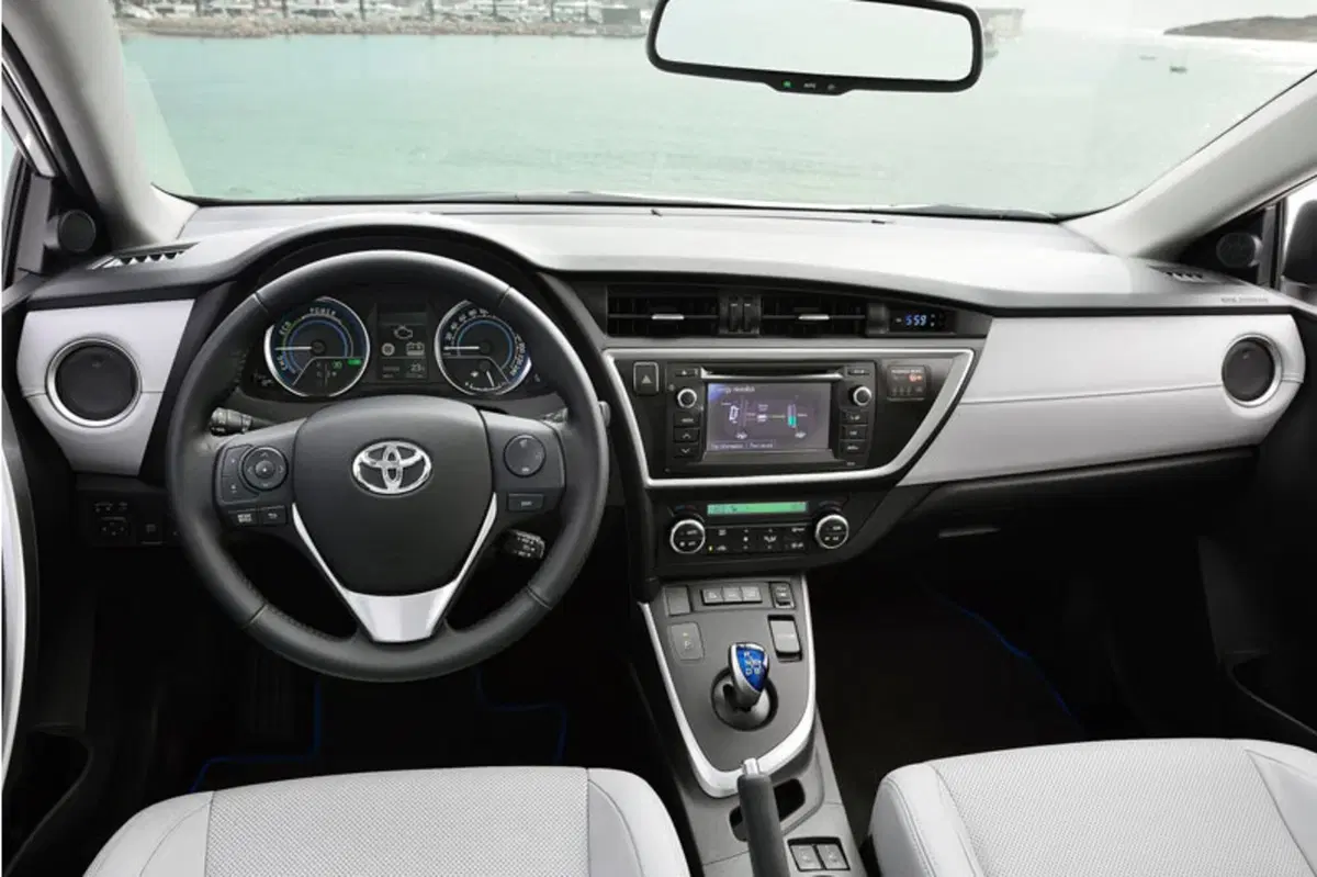 Toyota Auris Station Wagon 1.2 Turbo Lounge (11)