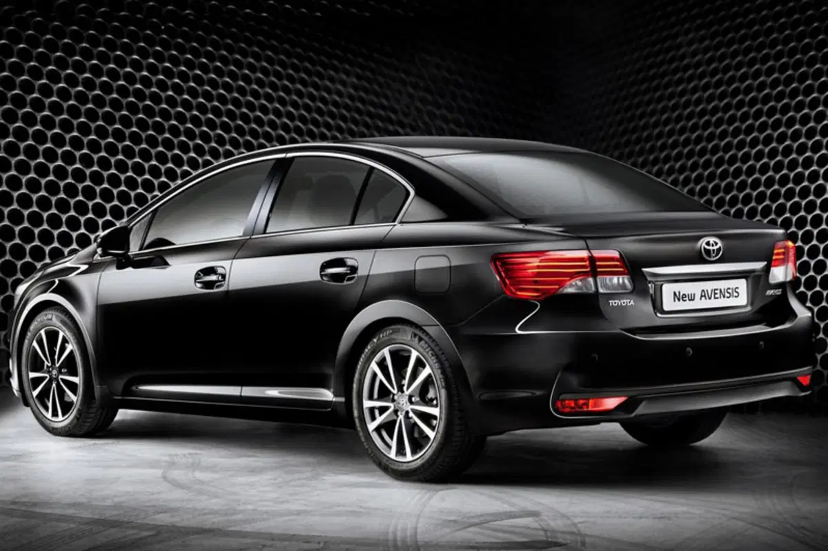 Toyota Avensis (2009-15) (5)